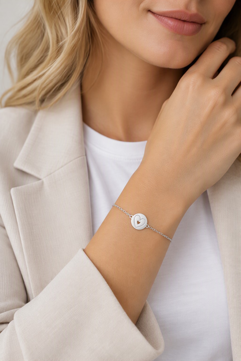 Armbånd med hjerte i hjerte – symbol på evig forbindelse - Billede 3