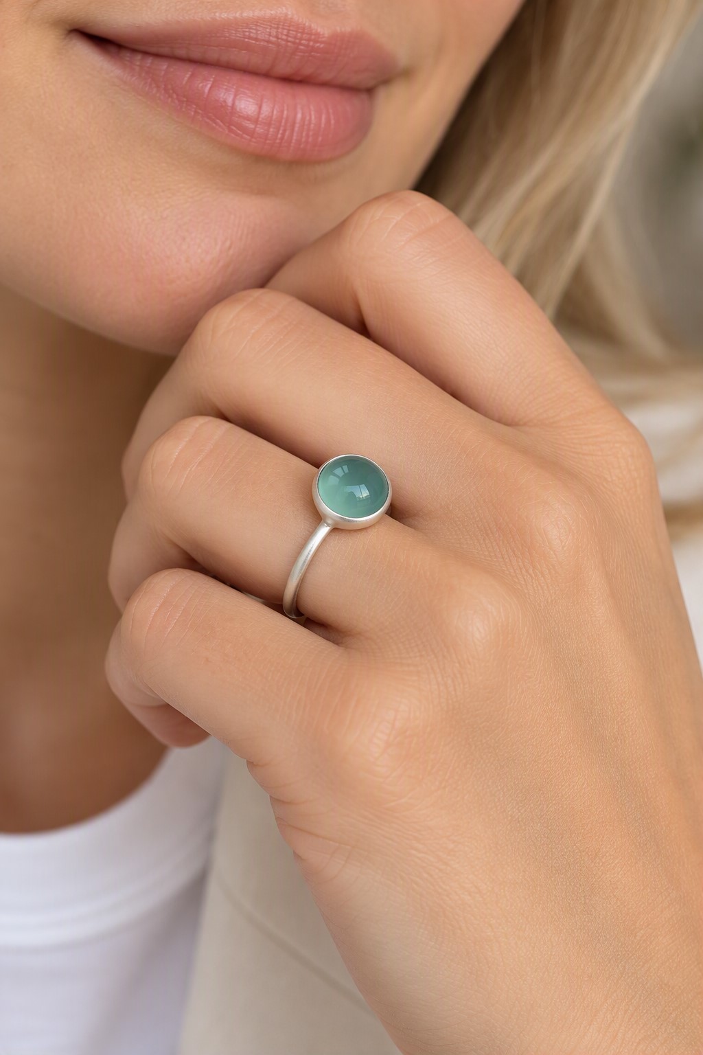 Aqua chalcedon ring i sterlingsølv