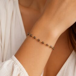 Elegant armbånd med røgkvarts
